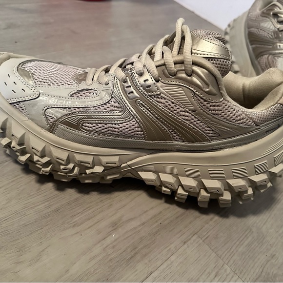 Balenciaga shoes - Picture 6 of 6